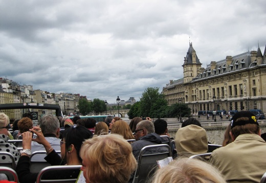 039 PARIS bus tour